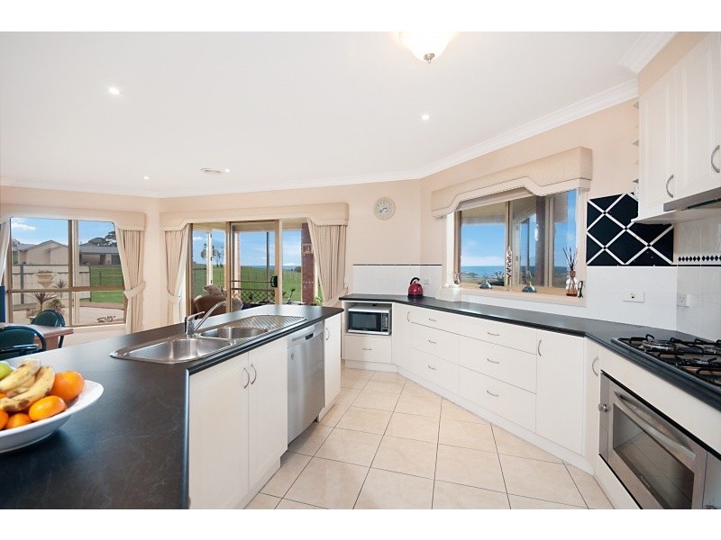 7 Ocean View Avenue, Portland VIC 3305