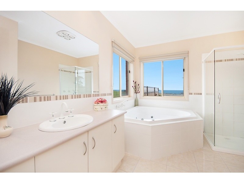 7 Ocean View Avenue, Portland VIC 3305