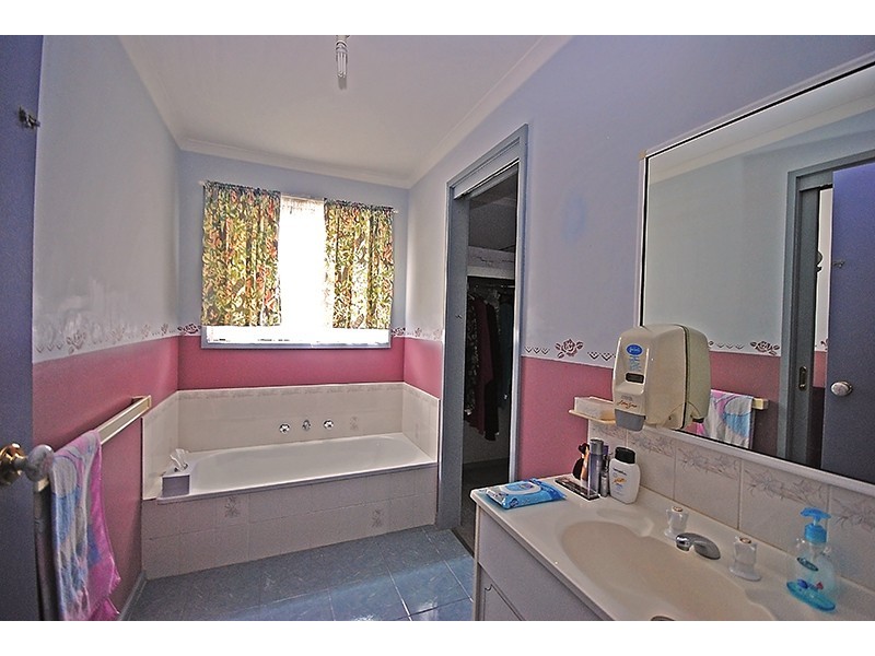 12  Champion Court, Portland VIC 3305