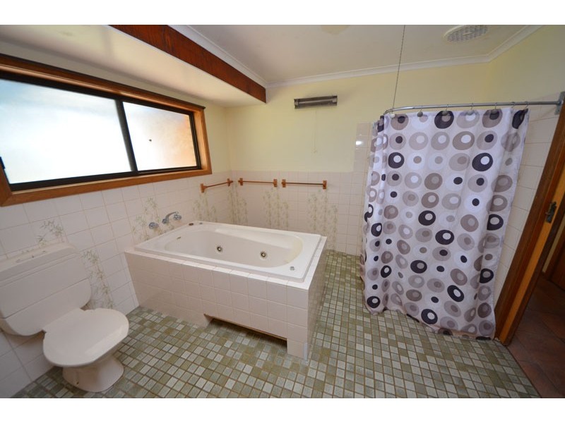 32 Nashs Road, Portland VIC 3305