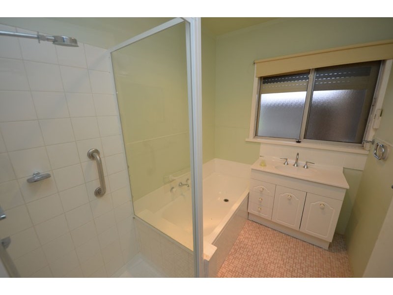 11 Oswald Street, Portland VIC 3305