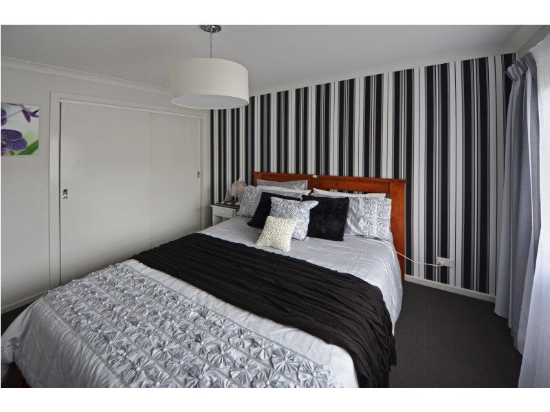 4 Neptune Avenue North, Portland VIC 3305
