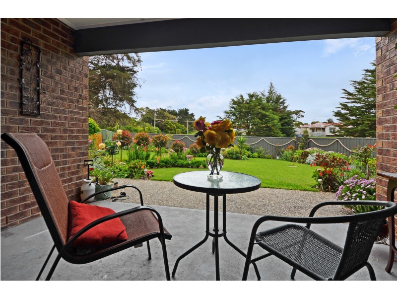 4 Neptune Avenue North, Portland VIC 3305