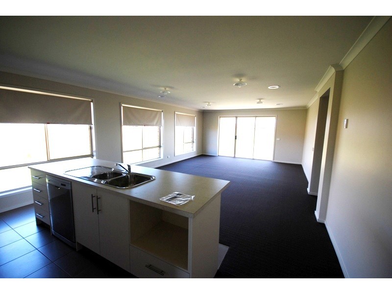 2 Victory Court, Portland VIC 3305