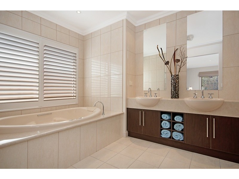 14 Atlantis Avenue, Portland VIC 3305