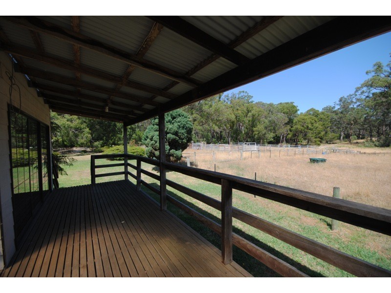 90 Pedrazzies Road, Gorae VIC 3305