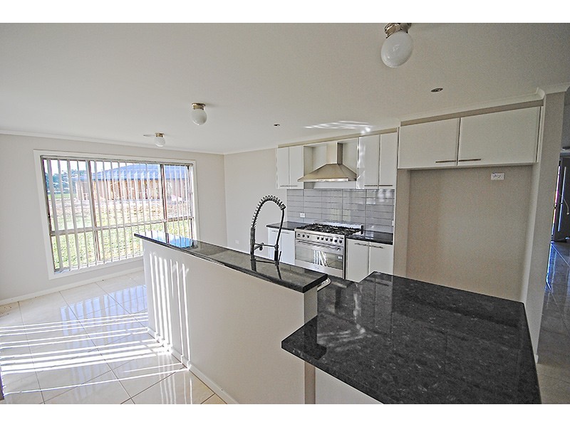 11 Madeira Close, Portland VIC 3305