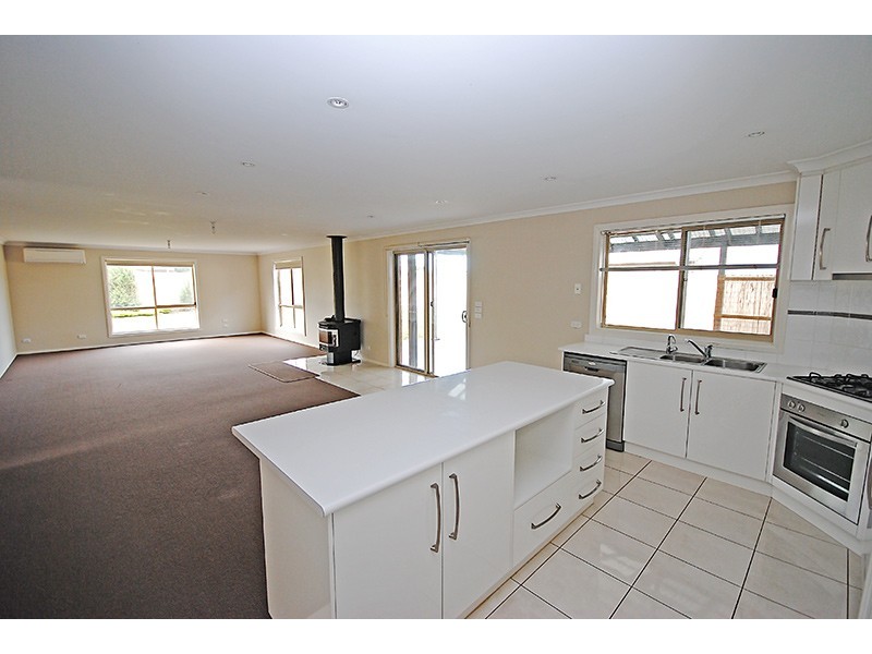 6 Aquarius Court, Portland VIC 3305