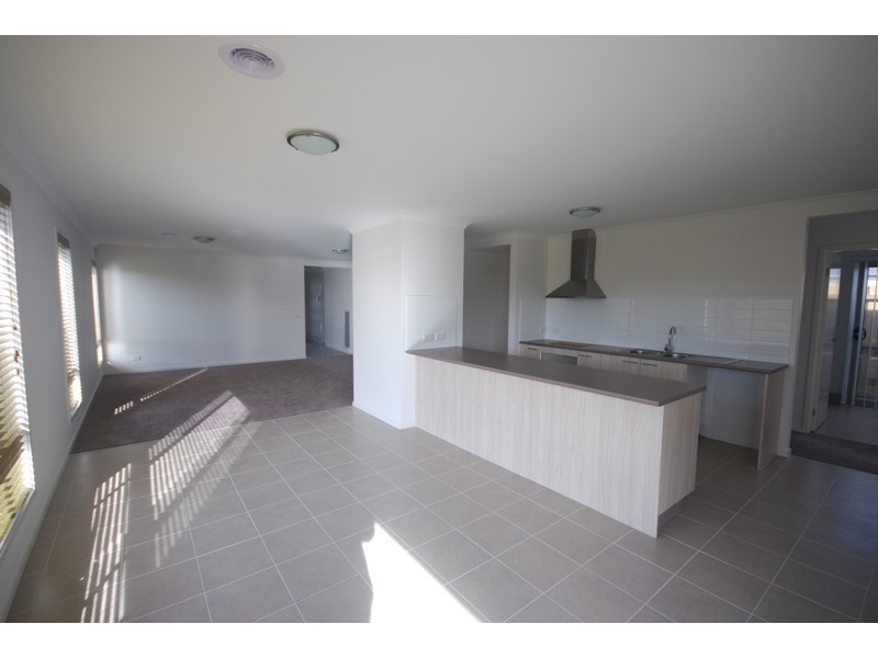 6 Victory Court, Portland VIC 3305
