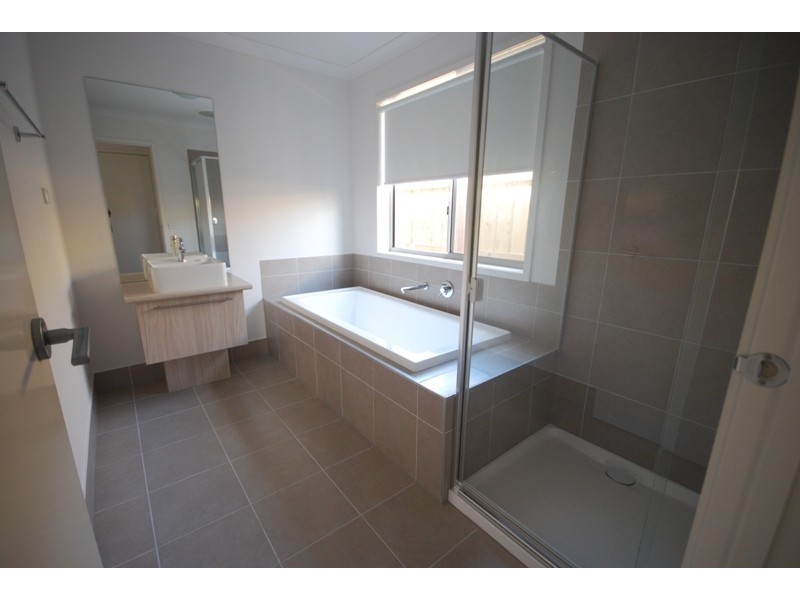 6 Victory Court, Portland VIC 3305