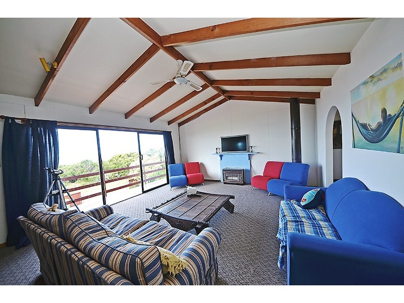 15 Beach Road, Allestree VIC 3305