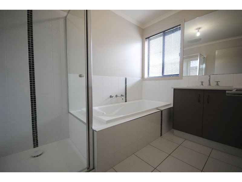 38 Madeira Close, Portland VIC 3305