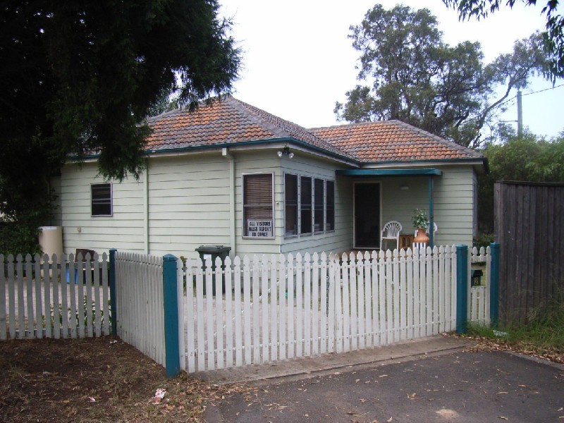 Wattle Grove NSW 2173