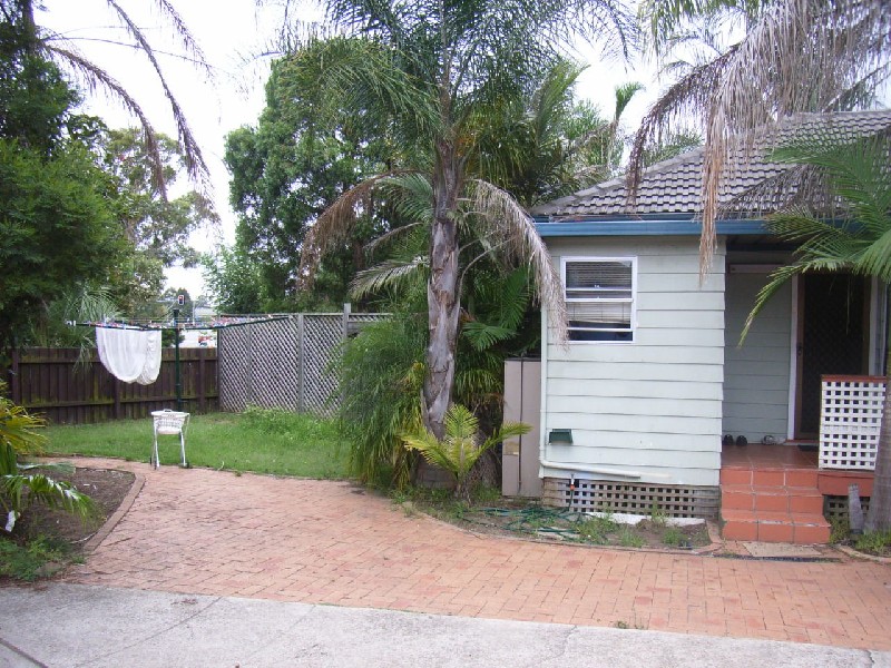 Wattle Grove NSW 2173