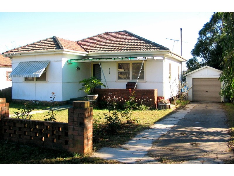 209 Memorial Ave, Liverpool NSW 2170