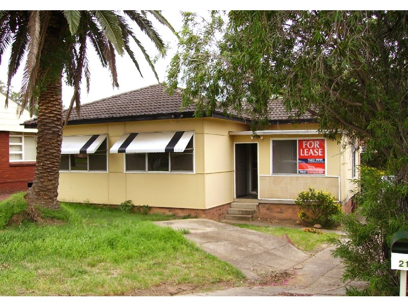 21 Hewison Ave, Green Valley NSW 2168