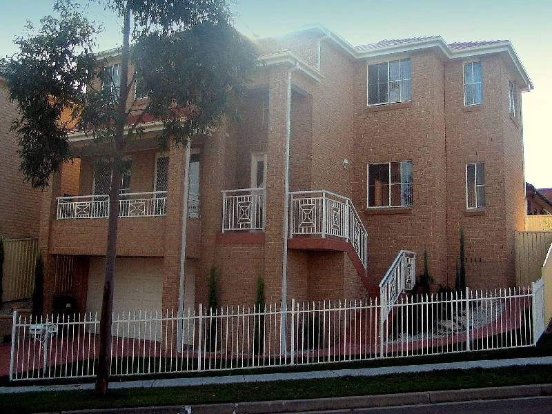 98 Kendall Drive, Casula NSW 2170