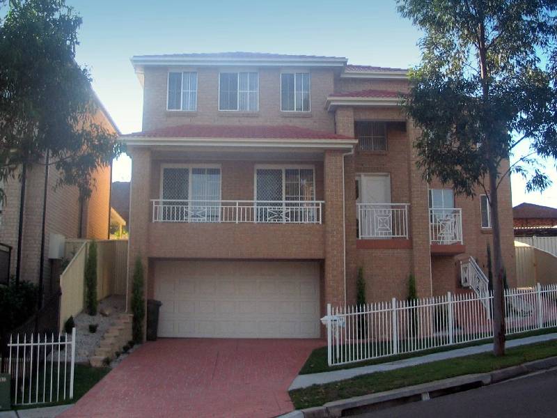 98 Kendall Drive, Casula NSW 2170