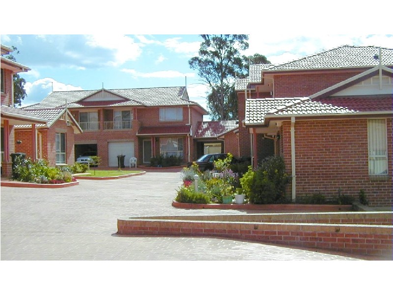 10-12 Peacock Close, Green Valley NSW 2168