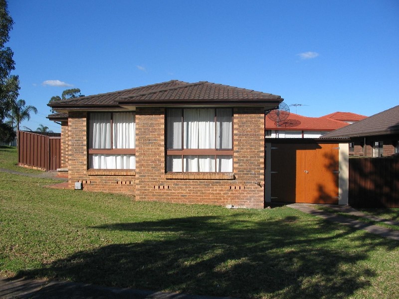 5 Biloolo, Green Valley NSW 2168