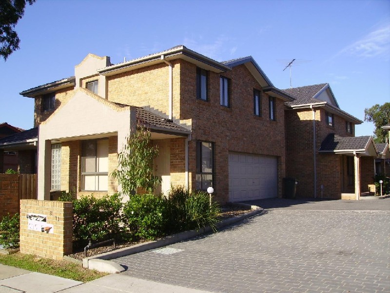 31 Flowerdale Rd, Liverpool NSW 2170