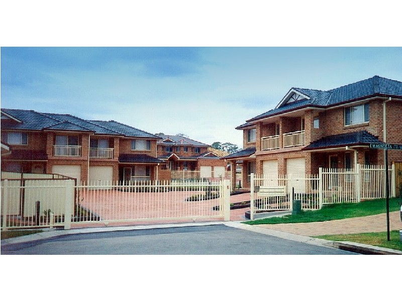 8 Willow Ave, Casula NSW 2170