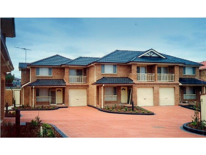 8 Willow Ave, Casula NSW 2170