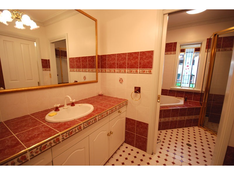 Lake Albert NSW 2650