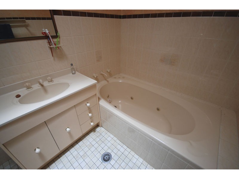 Ashmont NSW 2650