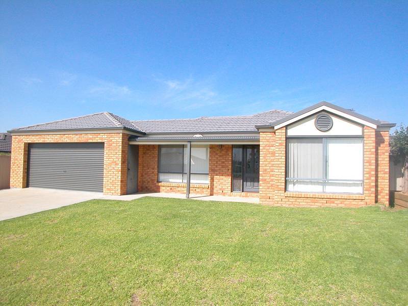 Lloyd NSW 2650