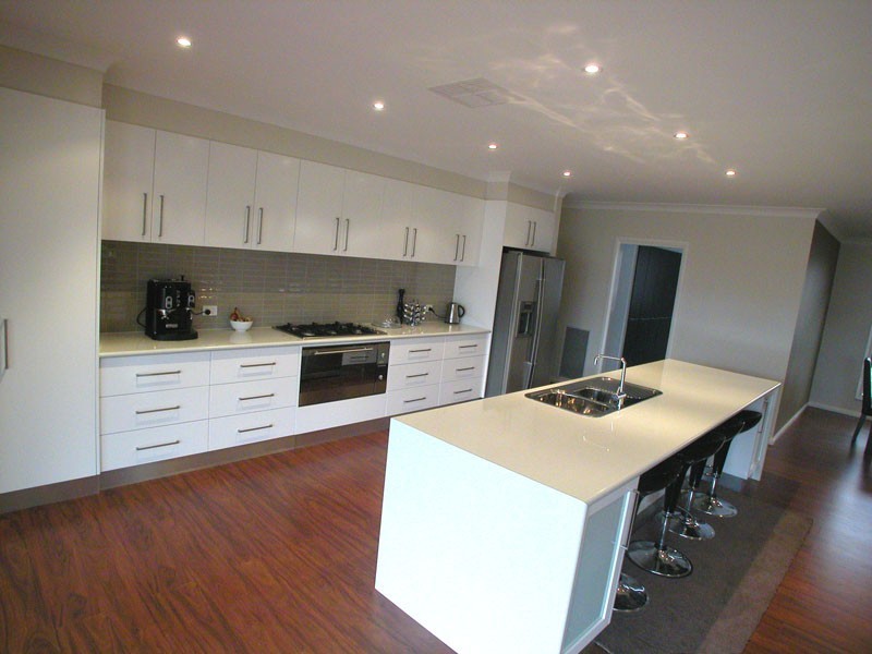 Lloyd NSW 2650