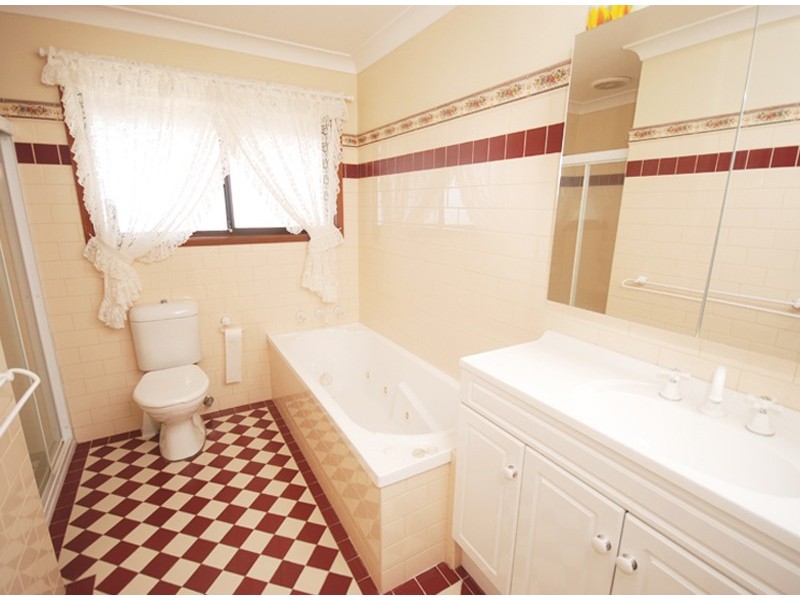 Ashmont NSW 2650