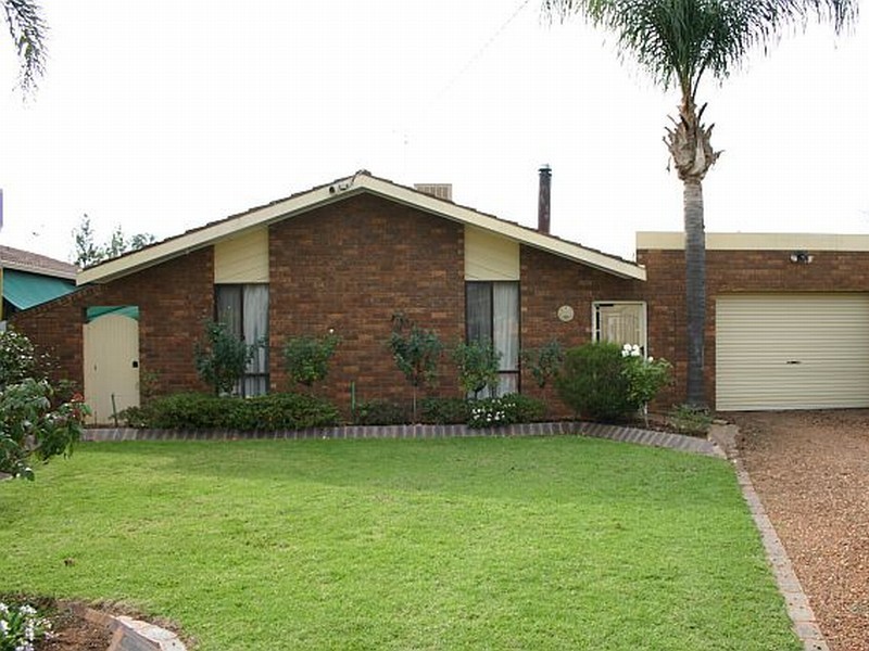 9 RHODA PLACE, Yoogali NSW 2680