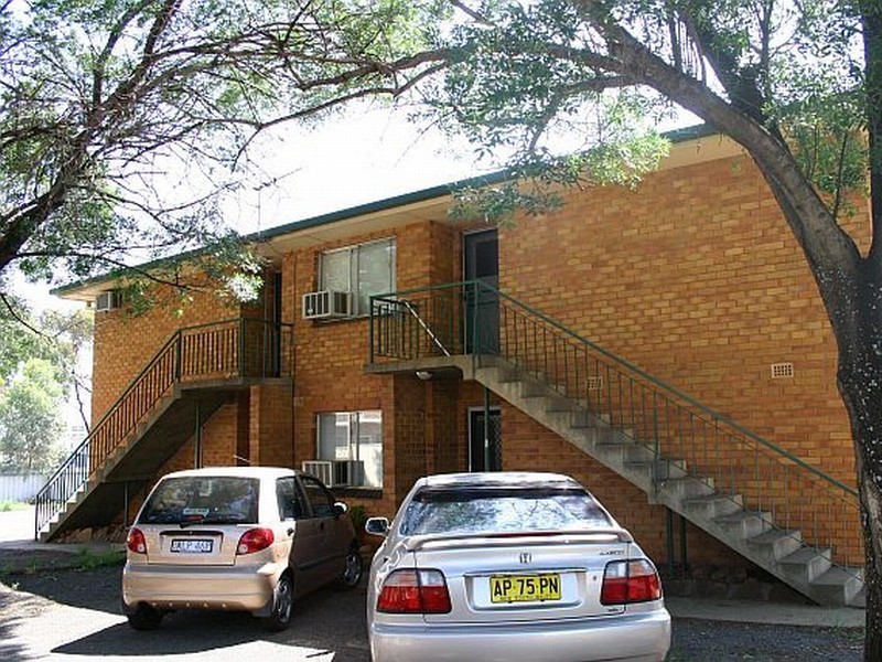 232 WAKADEN STREET, Griffith NSW 2680