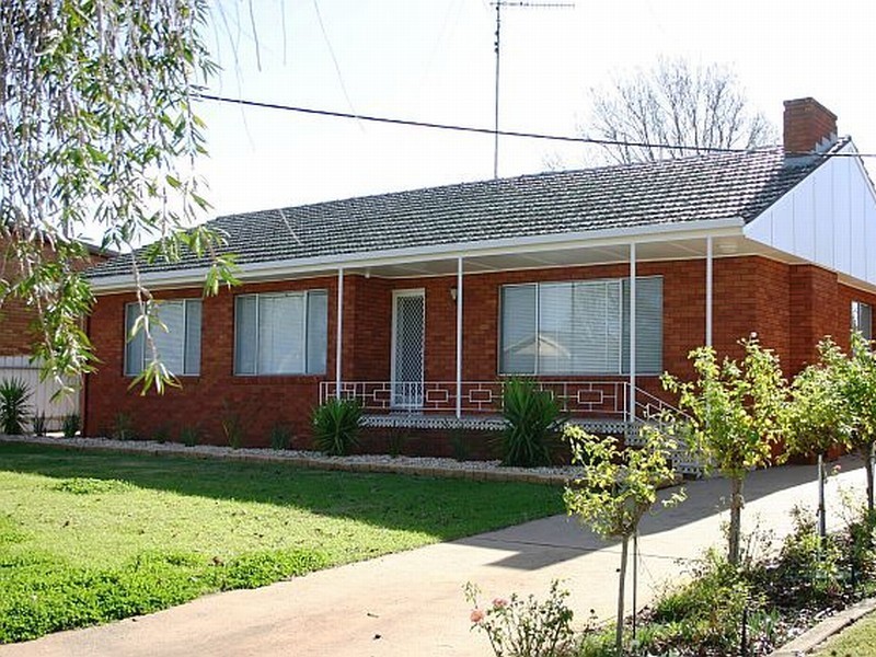 20 GREY STREET, Griffith NSW 2680