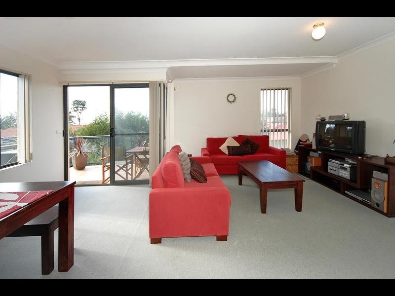 8/11 The Avenue, Collaroy NSW 2097
