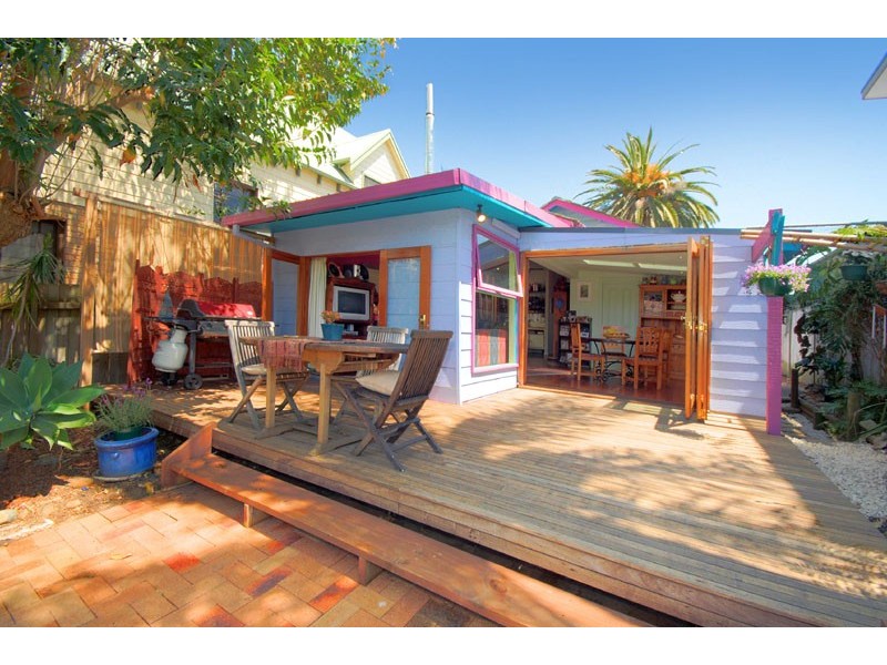 15 Griffin Road, North Curl Curl NSW 2099