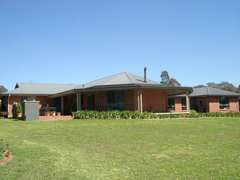 56  Currawong Road, Tumut NSW 2720