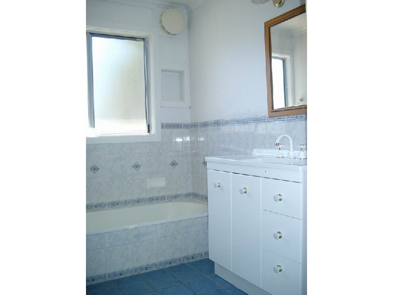 15 Kindred Street, Tumut NSW 2720