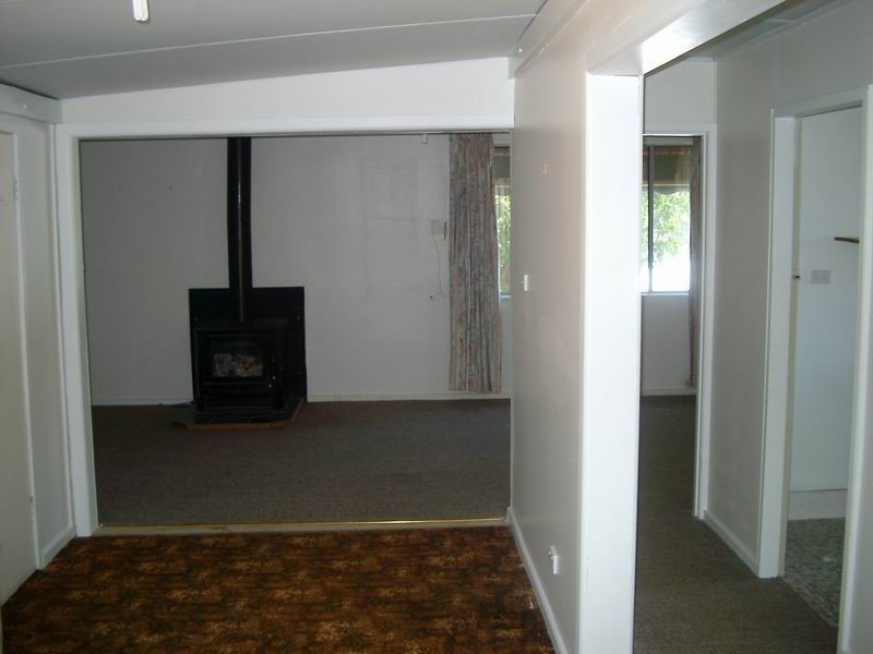 15 Kindred Street, Tumut NSW 2720