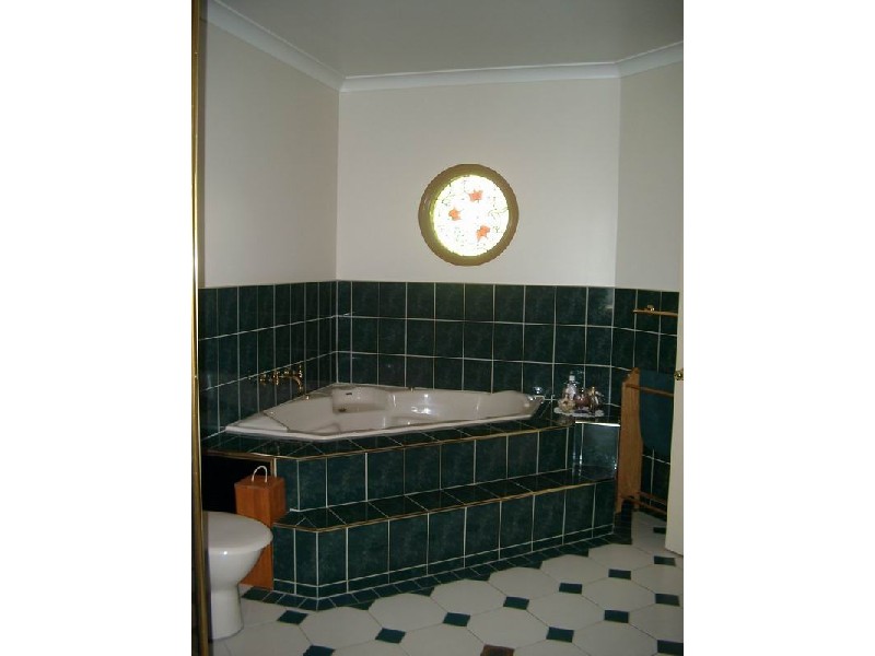 2 Martin Place, Tumut NSW 2720