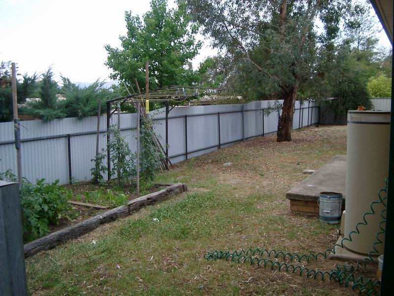 Units 1-17 172/176 Capper Street, Tumut NSW 2720
