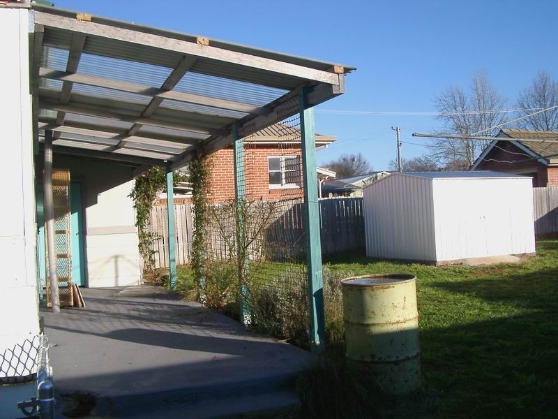 10 Leaburn Ave, Batlow NSW 2730