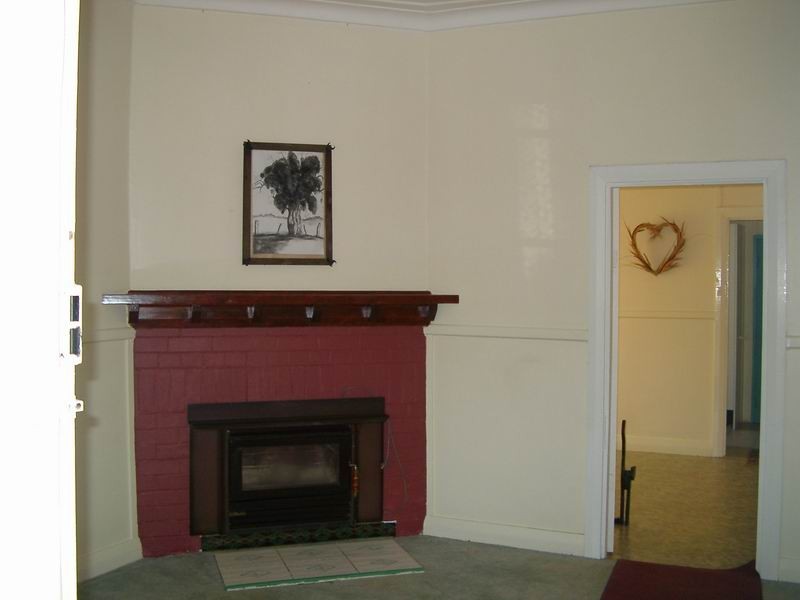 10 Leaburn Ave, Batlow NSW 2730