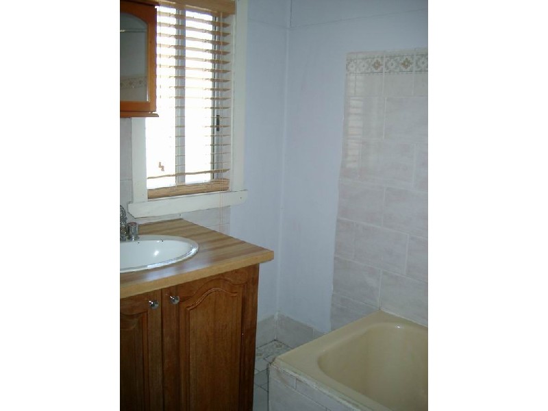 10 Leaburn Ave, Batlow NSW 2730