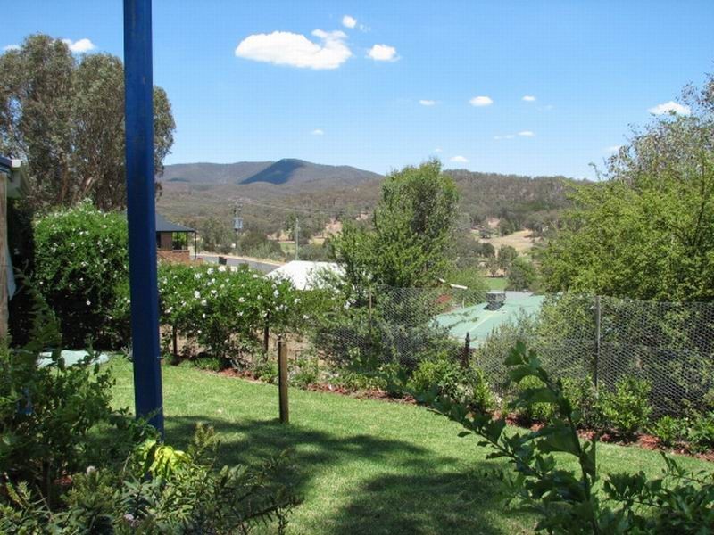 3 Jillebenan Close, Tumut NSW 2720