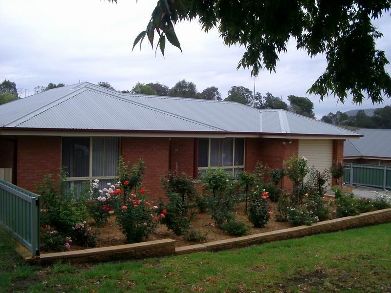 18  Fairway Drive, Tumut NSW 2720
