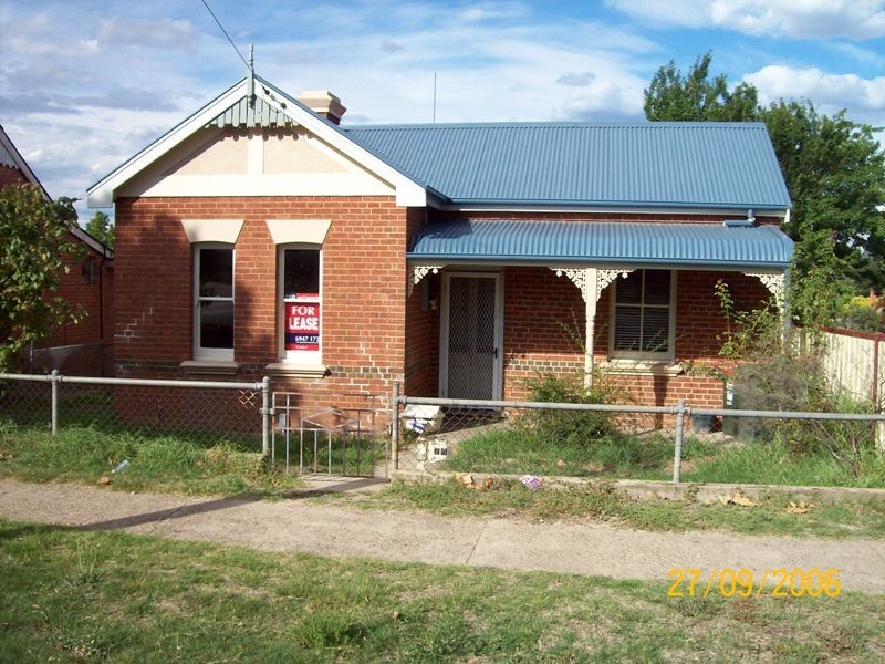 74 Russell Street, Tumut NSW 2720