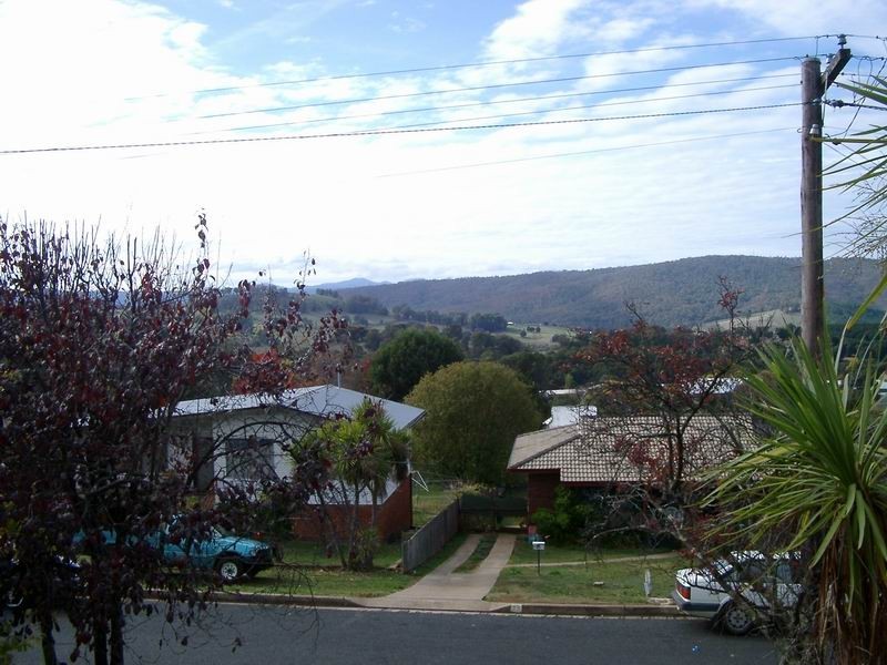 30 Sunnyside Ave, Batlow NSW 2730
