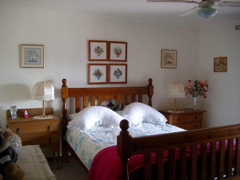 72 Carey Street, Tumut NSW 2720